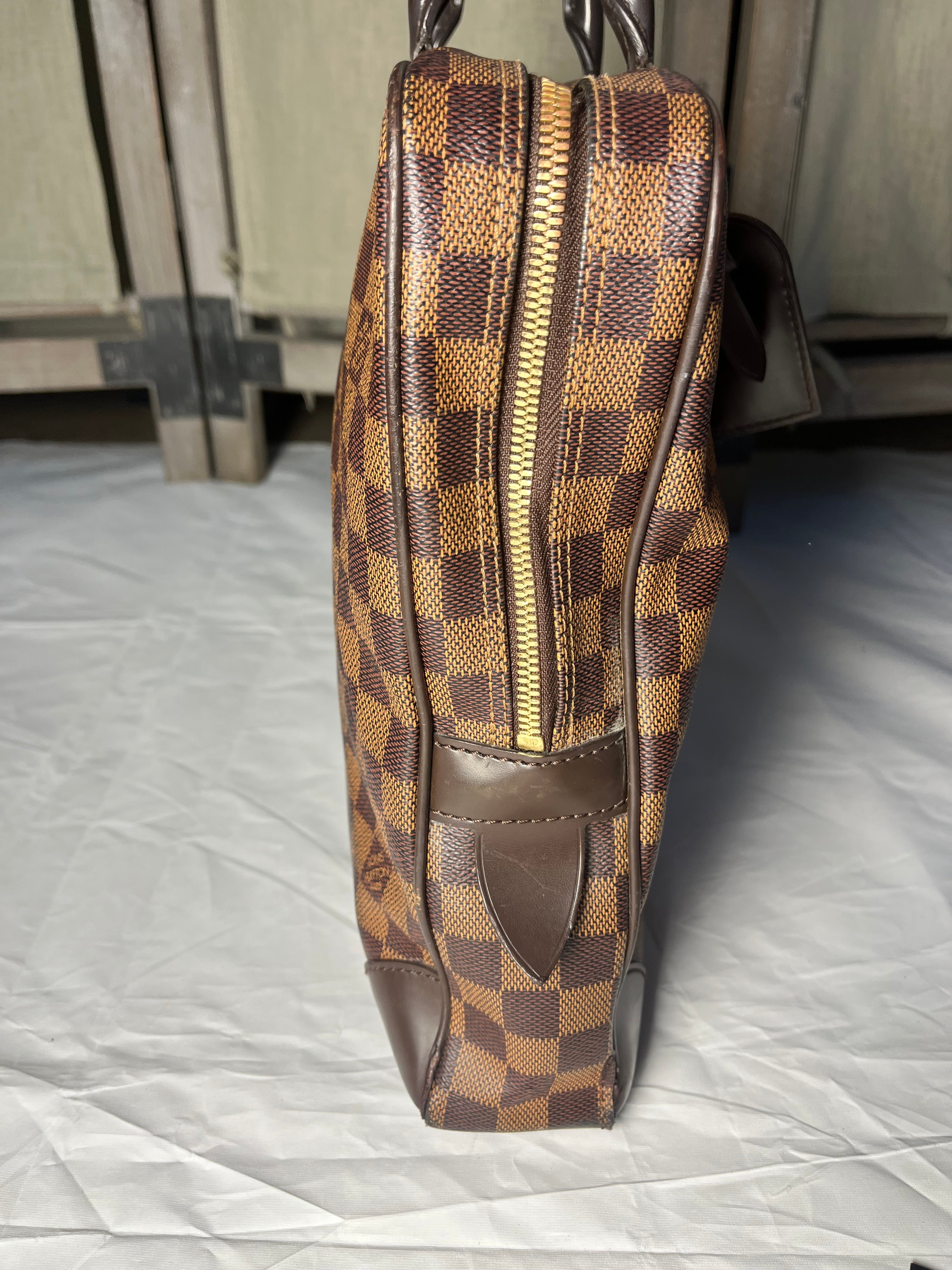 Louis Vuitton Damier Document Voyage