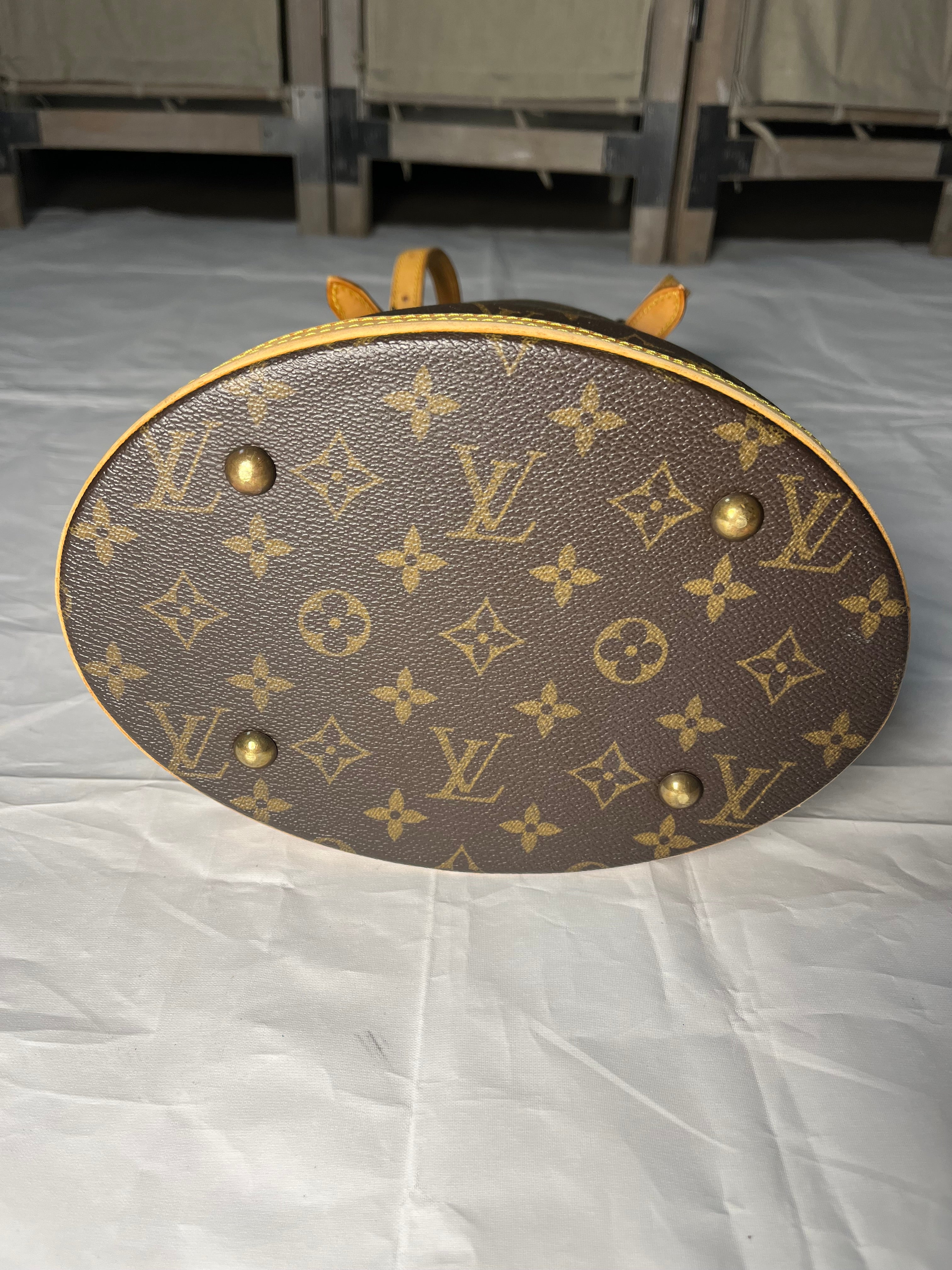 Louis Vuitton Bucket Mini