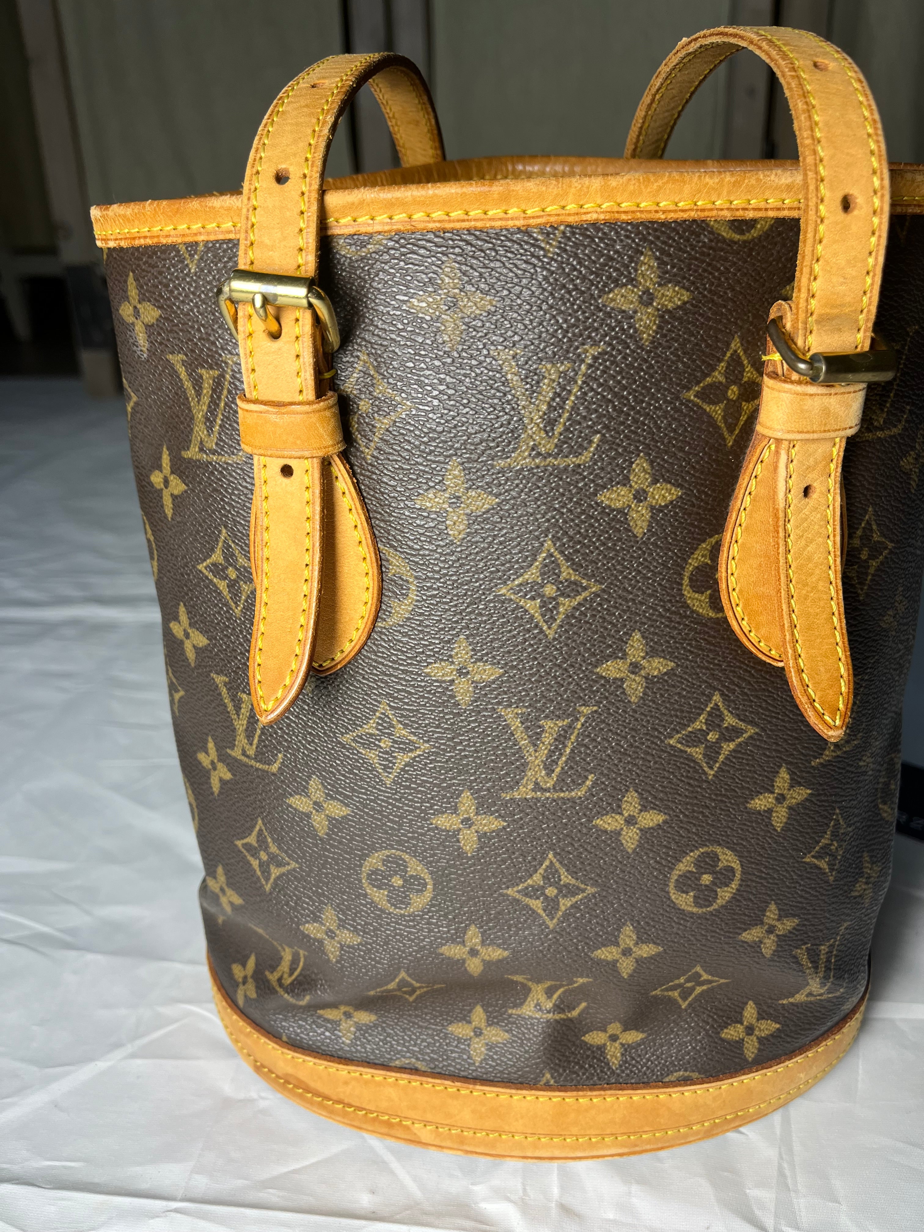 Louis Vuitton Bucket Mini